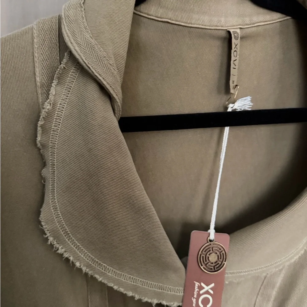 XCVI Women's Khaki Blazer with Unique Collar - NWT - Picture 2 of 3